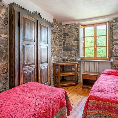 Semesterbostad Amazing In Loco Di Rovegno Carchelli