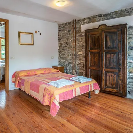 4 Bedroom Amazing In Loco Di Rovegno 펜션 Carchelli